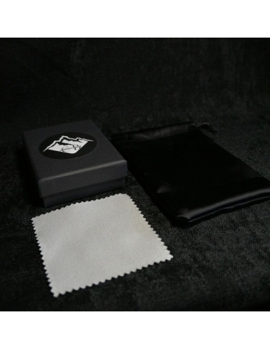 copy of A NIECH SIĘ BRUDZĄ ! BRETT FINLAY MARIE-CLAIRE ARRIETA